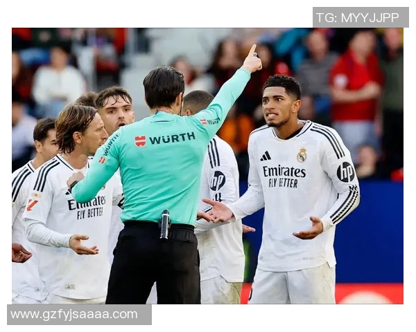 意甲激战：皇马险胜热刺乌龙球引发争议判罚全场沸腾